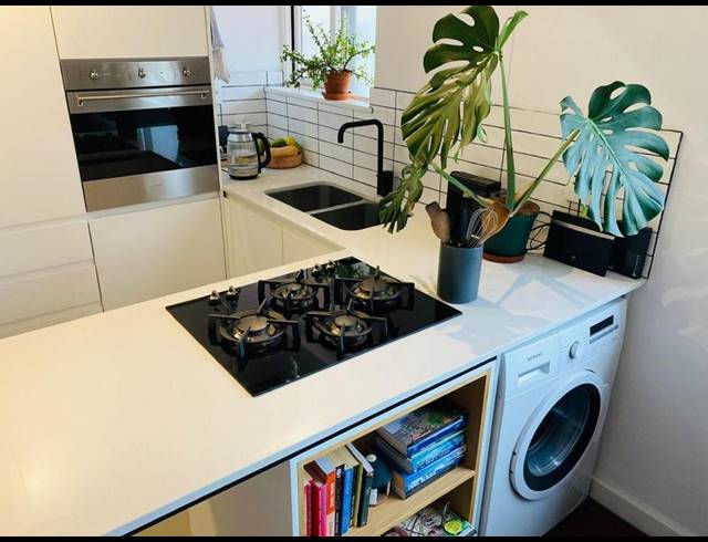 1 BEDROOM PROPERTY TO RENT IN SEA POINT